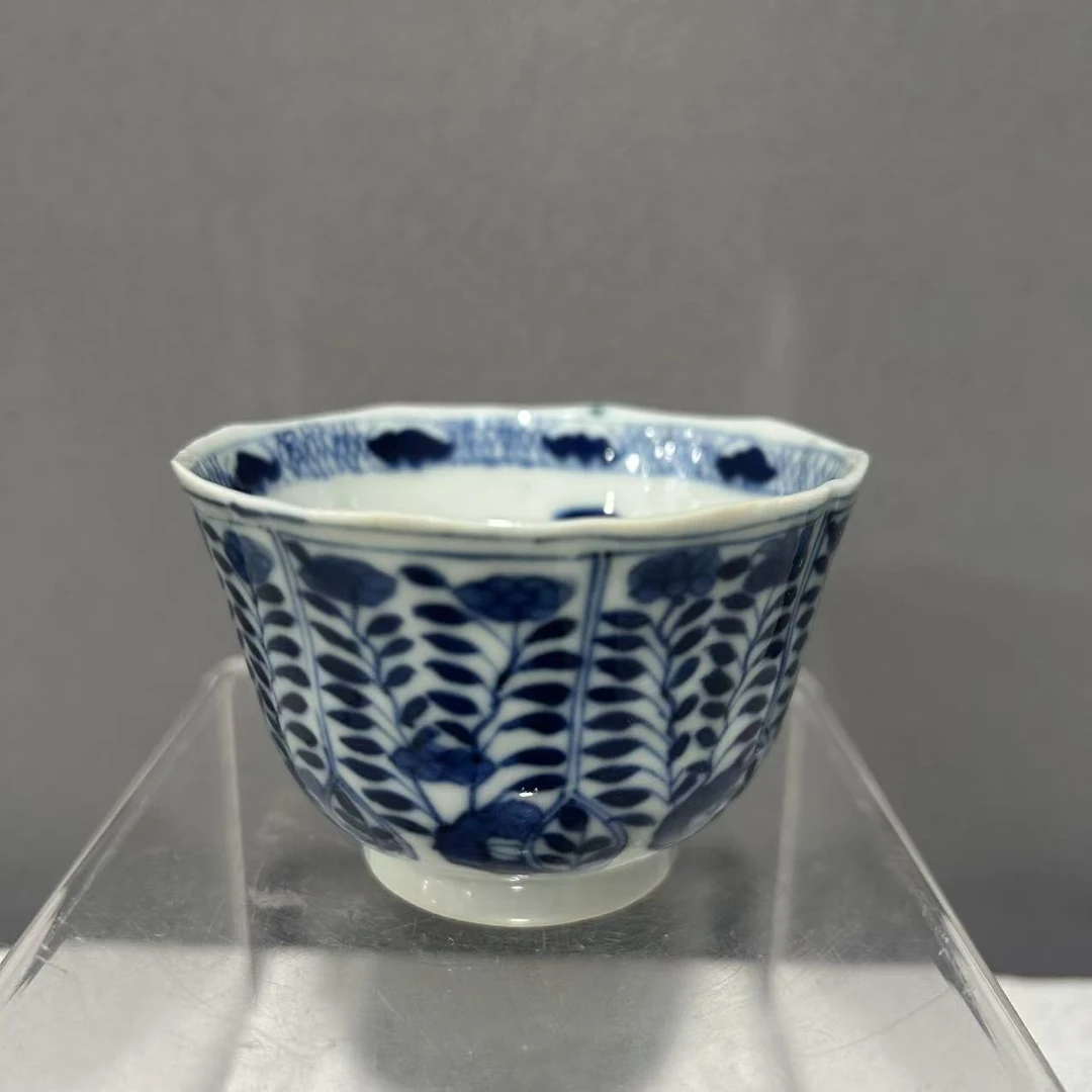 A0816024 清晚期 青花花卉纹杯（口径约8 高5.4）