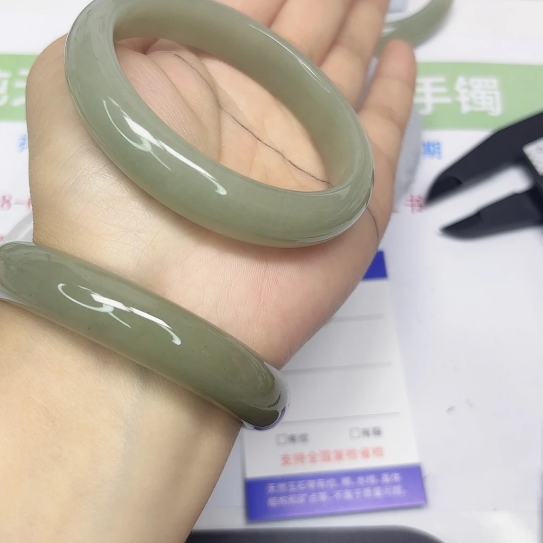 石英质玉未镶嵌手镯93/60