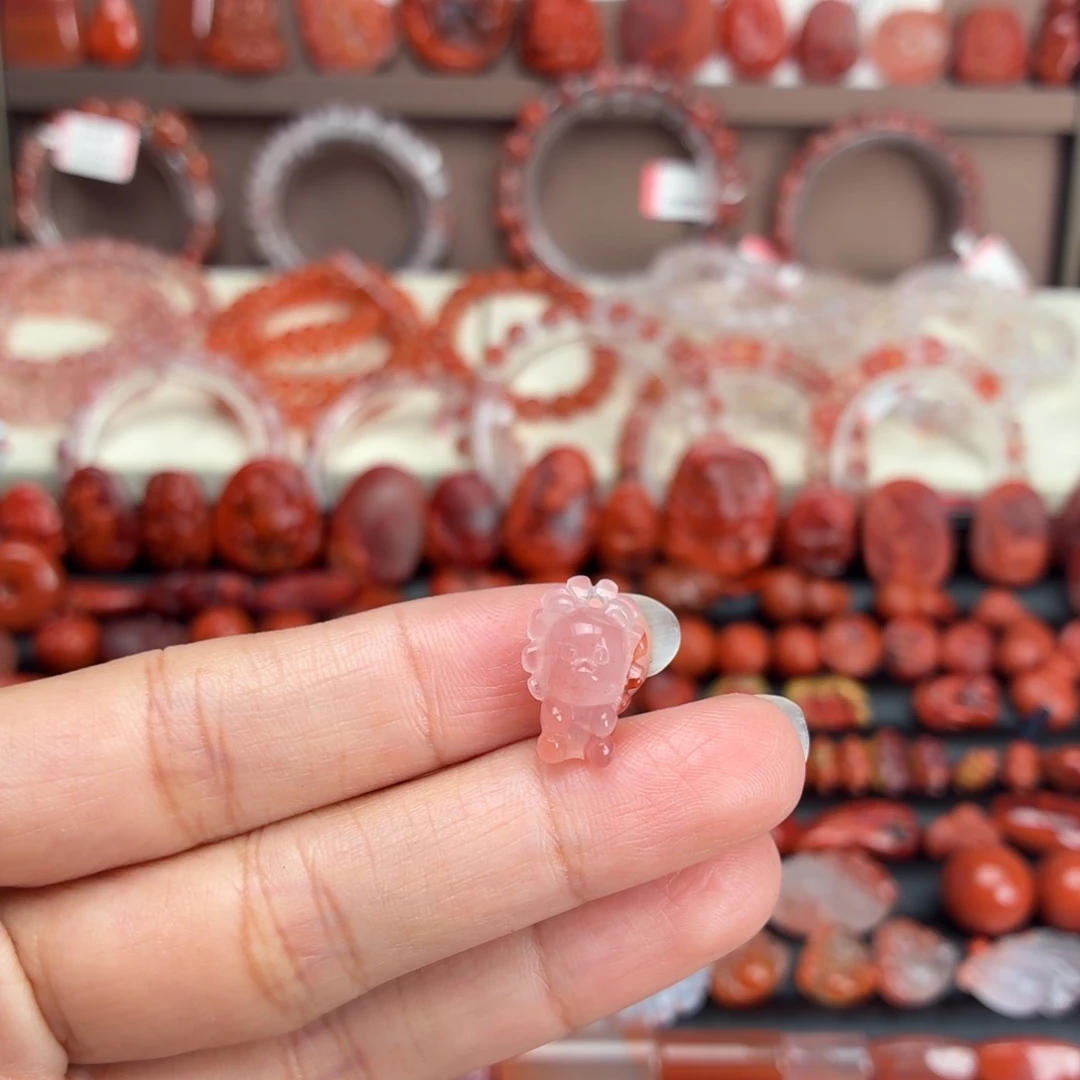 南红玛瑙未镶嵌颈饰小狮子