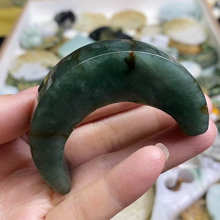 翡翠未镶嵌颈饰天然翡翠19