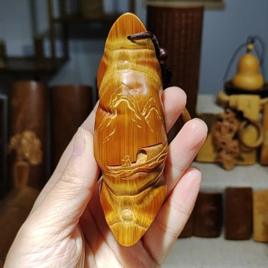 我***滚竹竹雕山水龟甲手把件