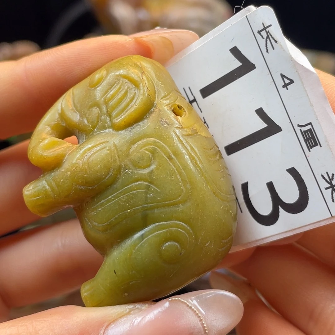 和田玉未镶嵌颈饰