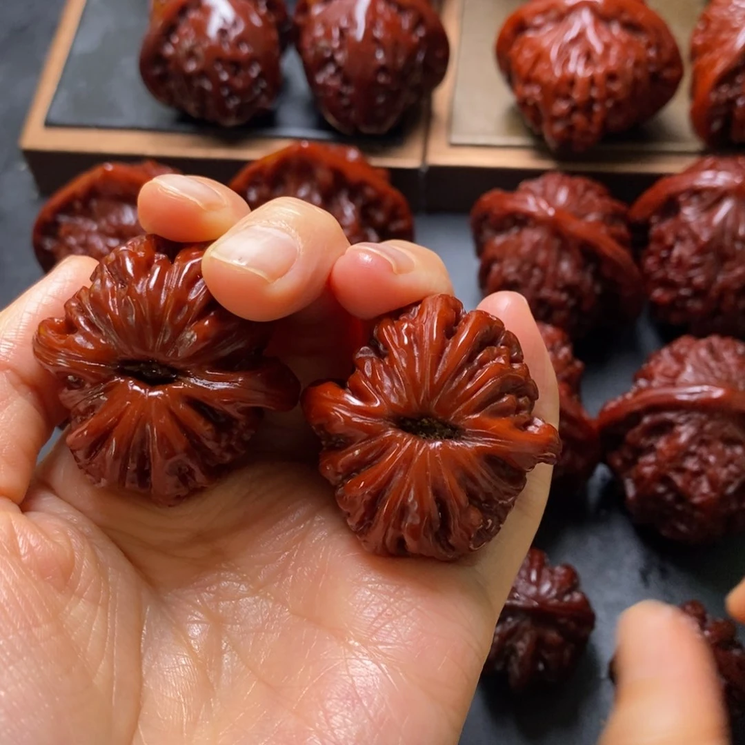 文玩核桃吊坠L****.四座楼