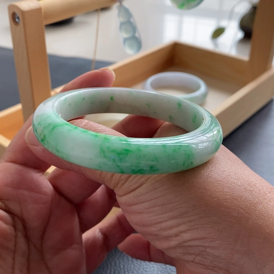 翡翠未镶嵌手镯天然翡翠手镯