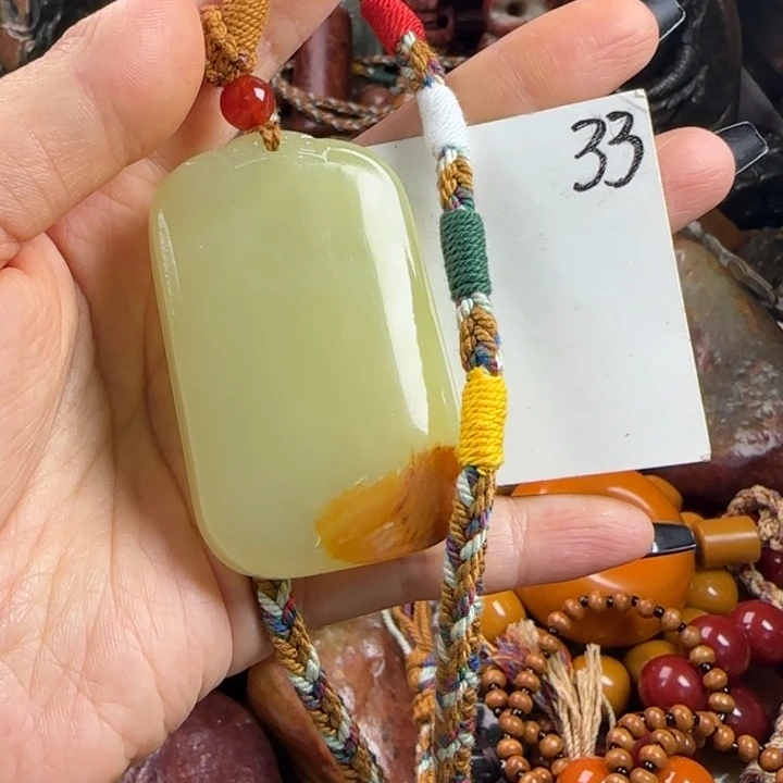 未镶嵌透闪石质玉珠宝奇石