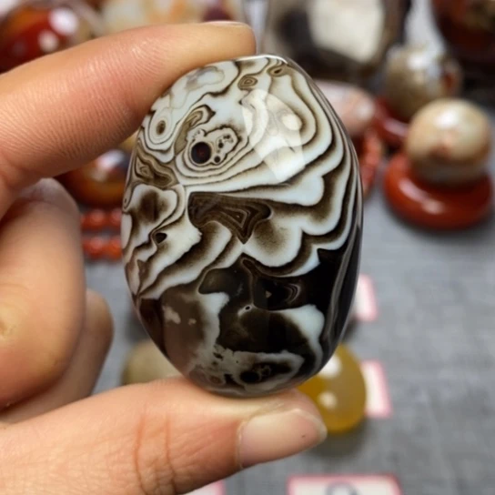 玛瑙/玉髓珠宝奇石未镶嵌卐