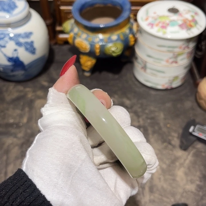 吴***仕羽毛一会我在你楼下门口见我