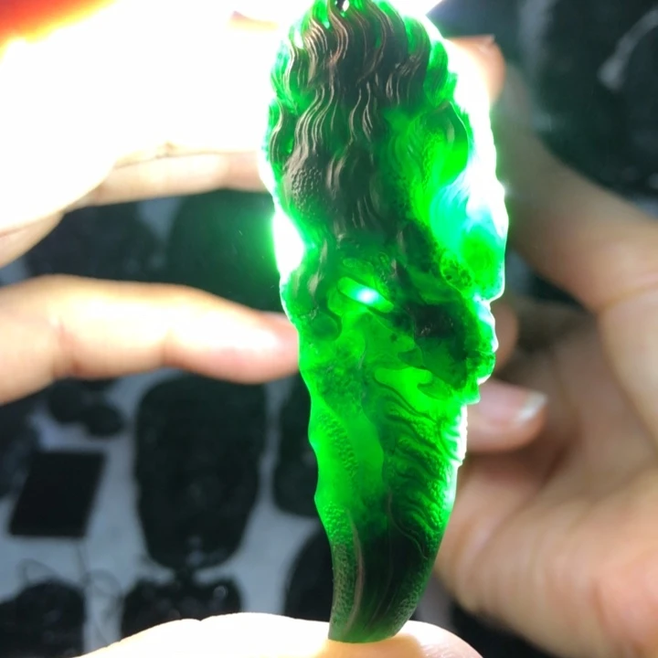 定制翡翠未镶嵌龙牙