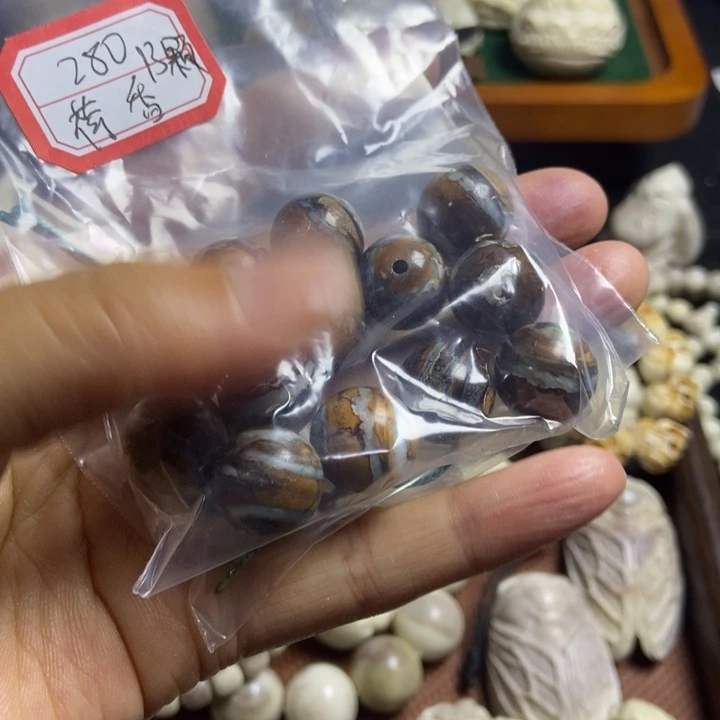 荷***香配饰鹿角雕刻一条出