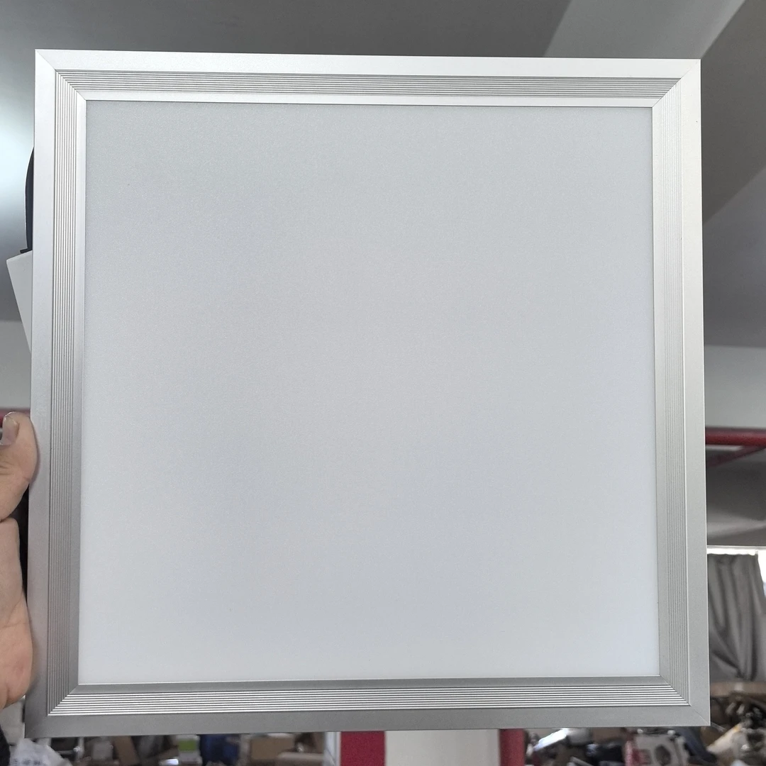 极光-300*300mm高档铝合金面板灯1个