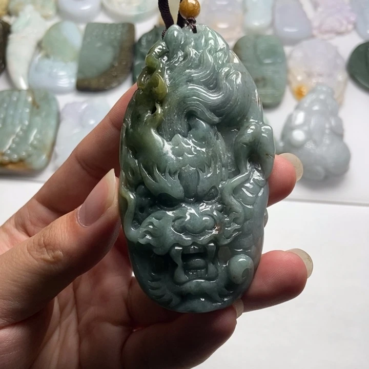 翡翠未镶嵌颈饰龙牌31