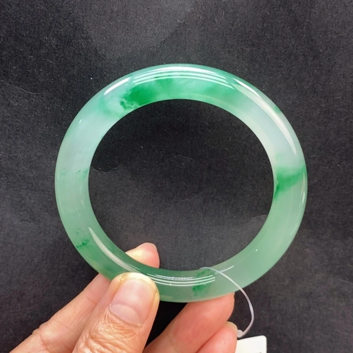 终***戏石英质玉未镶嵌手镯