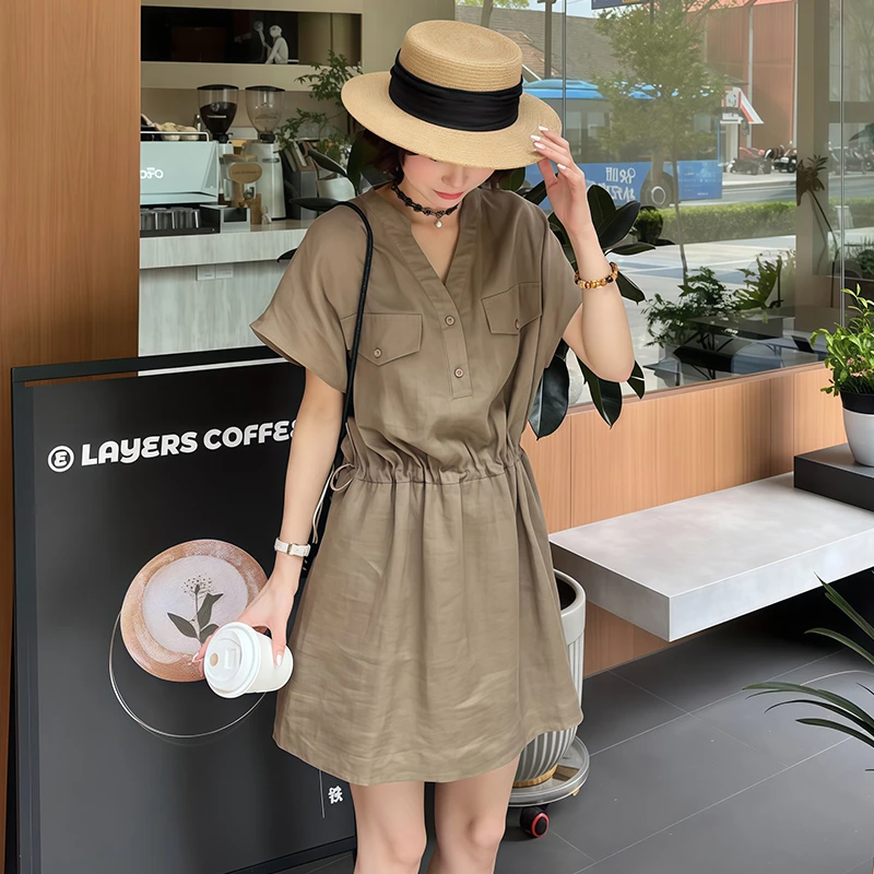 设计感抽绳收腰显瘦v领短袖连衣裙女2025年夏季新款时尚中长裙潮