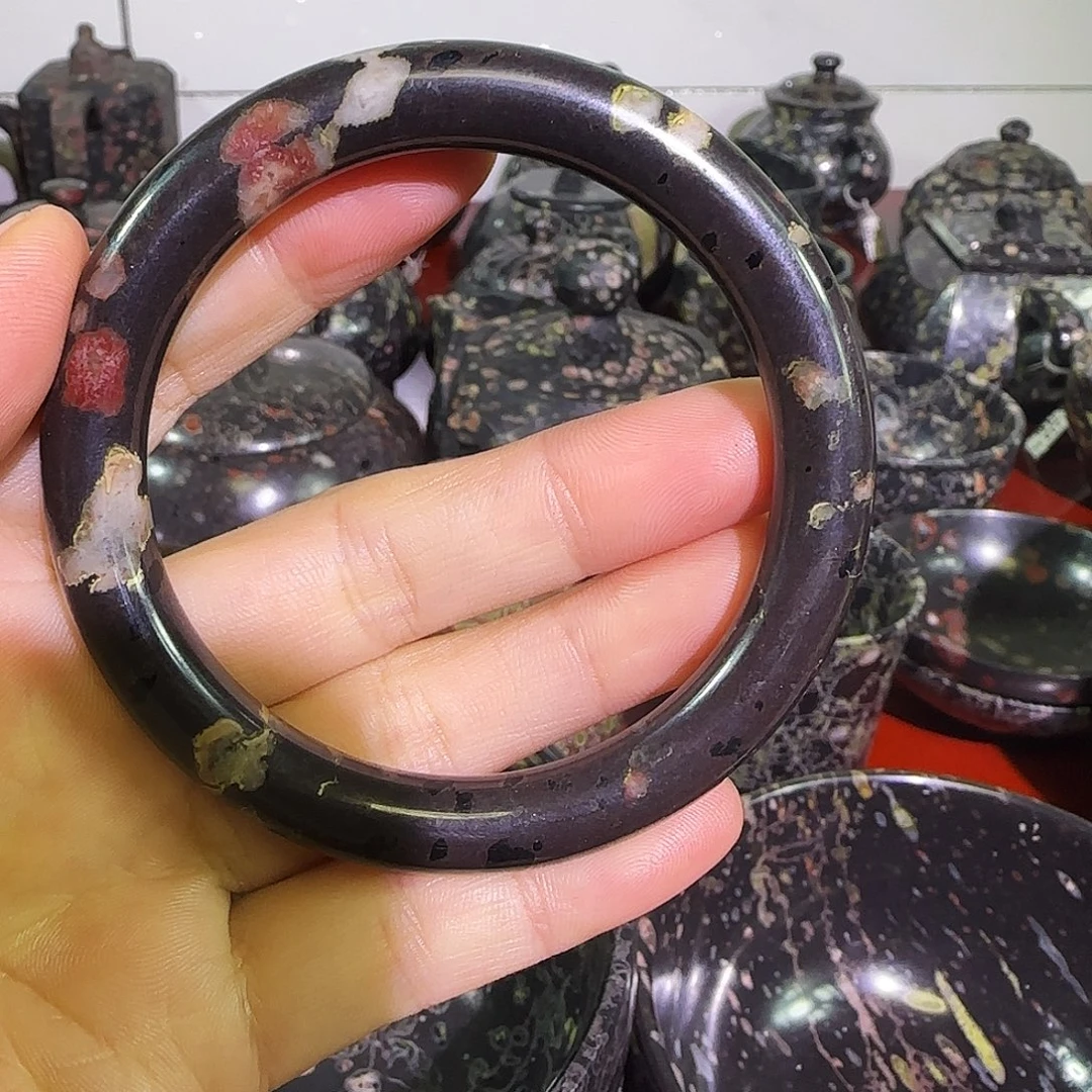 用***5梅花玉彩梅花手镯