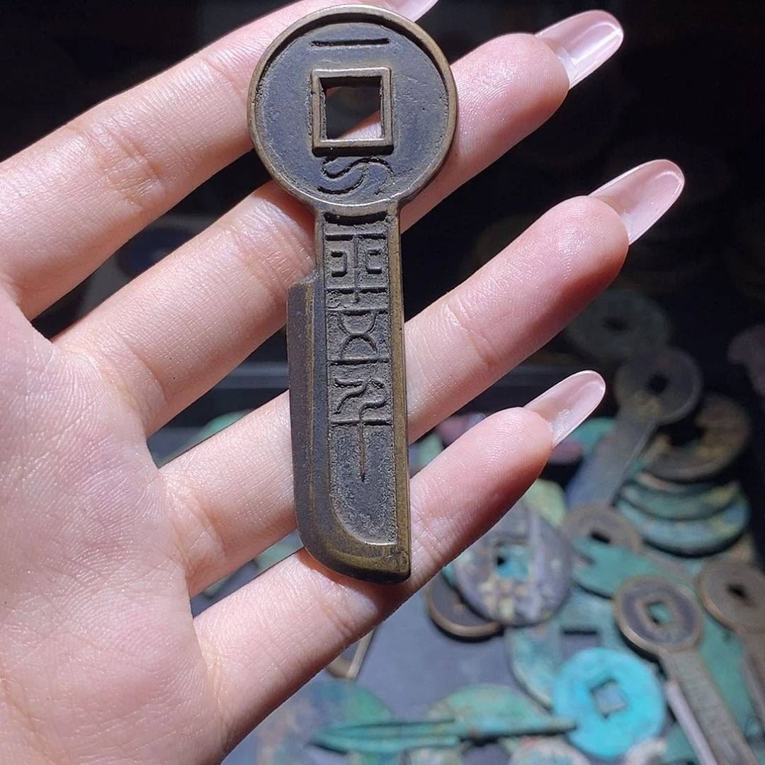 张***老铜现代仿制工艺品