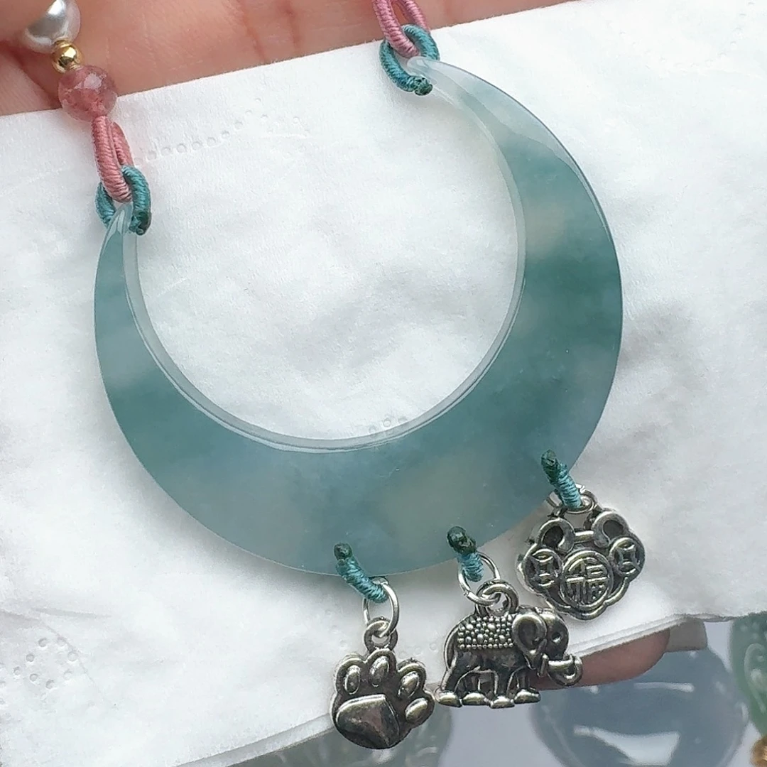 翡翠颈饰未镶嵌翡翠