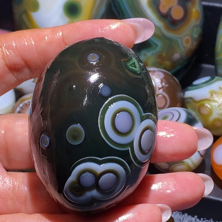 玛瑙/玉髓未镶嵌珠宝奇石40