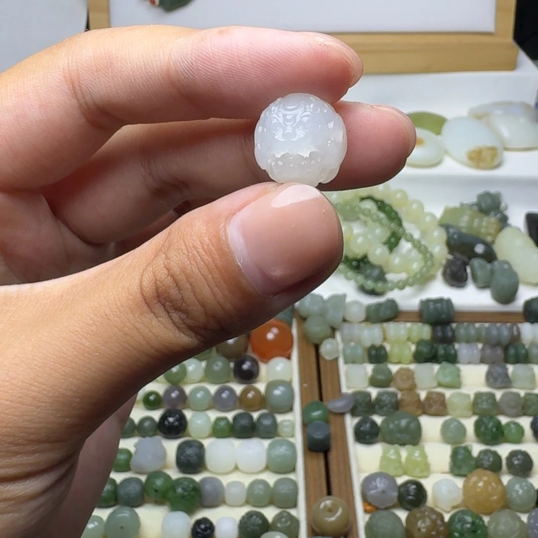 漫***月和田玉未镶嵌珠宝半成品和田玉白玉貔貅13+