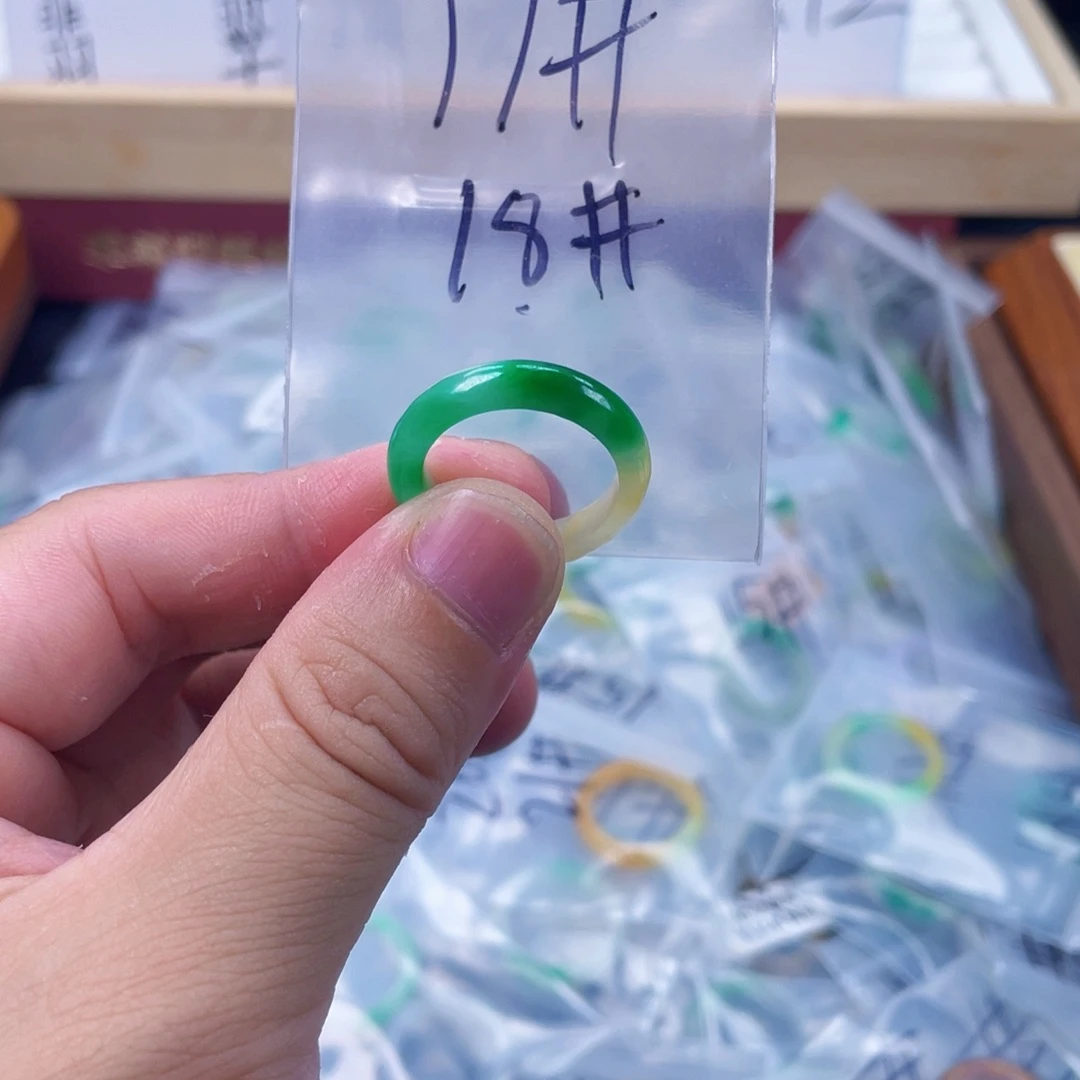翡翠未镶嵌戒指00
