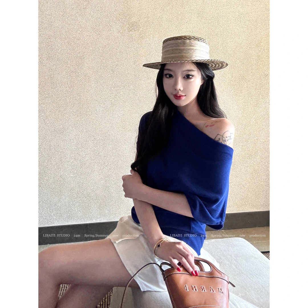 LIBAIYI 自由肩/克莱因蓝气质女人味斜肩针织上衣 1573