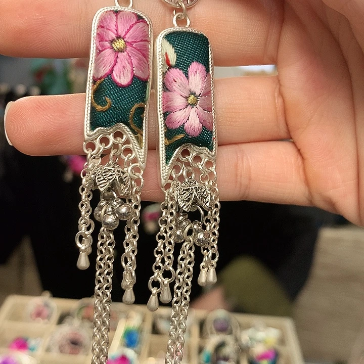 花岗石铁合金耳环