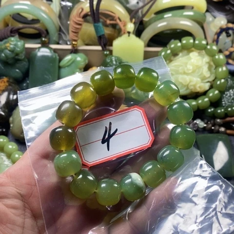 未镶嵌蛇纹石玉手链