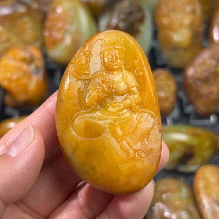 陆***少和田玉未镶嵌挂件