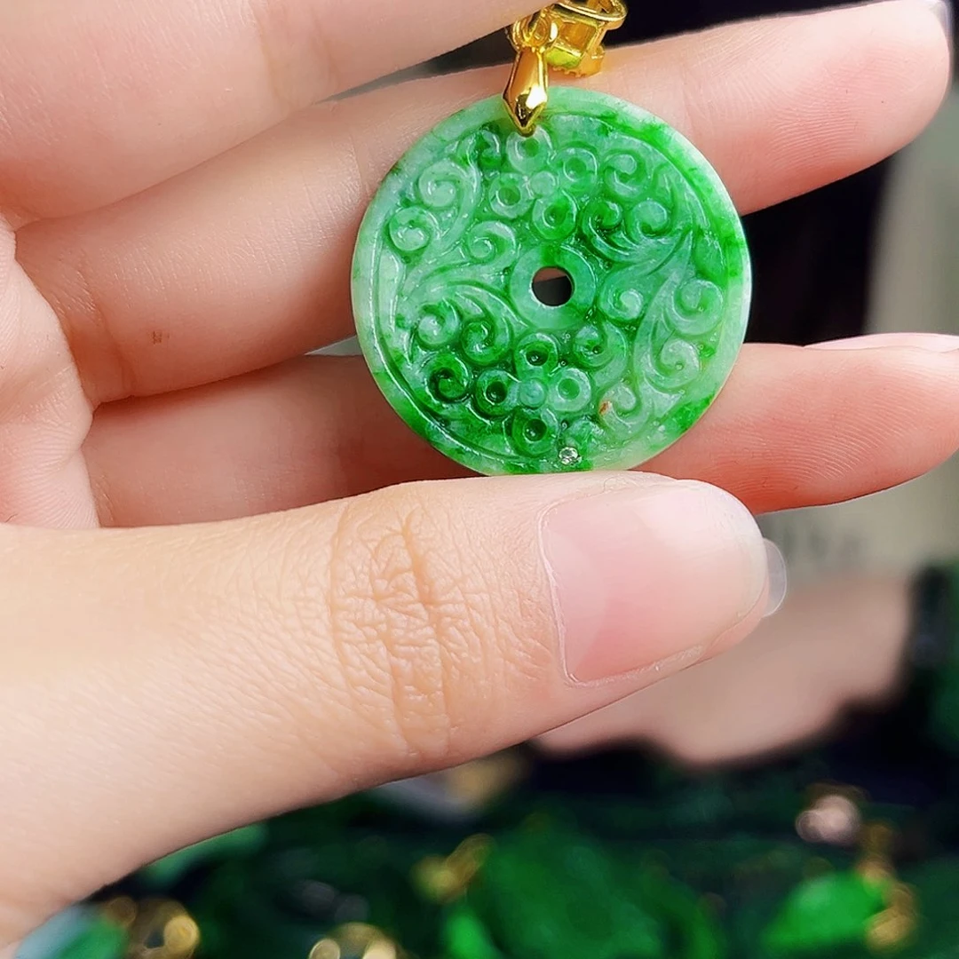 颈饰未镶嵌翡翠多样性