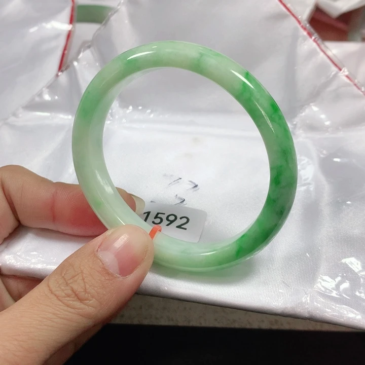 翡翠手镯未镶嵌猫*天然翡翠手镯55.02