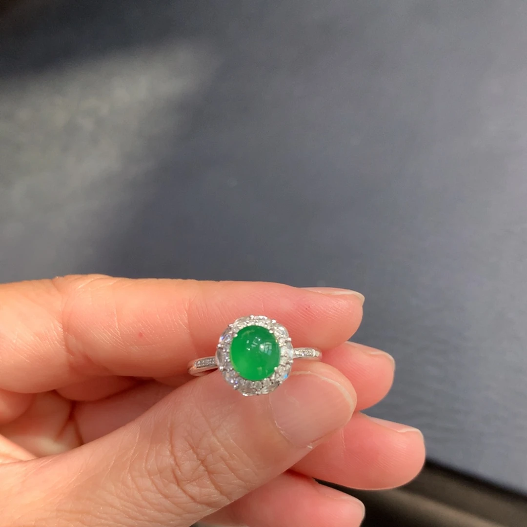 翡翠18K金镶嵌戒指