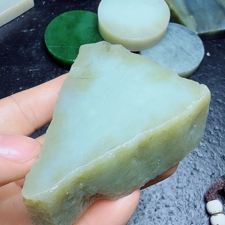 和田玉（糖玉）未镶嵌珠宝奇石