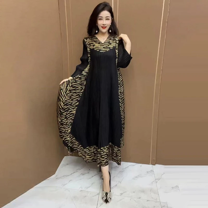 气质高贵民族风褶皱大码宽松连衣裙春夏时尚简约遮肉妈妈长裙