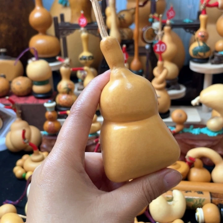 淡*葫芦丝老师在这是怎么来