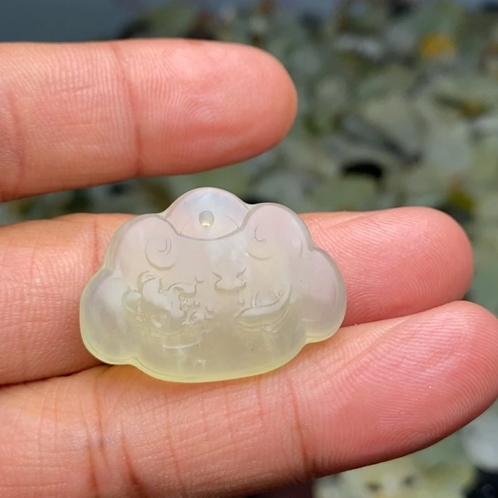 蛇纹石玉颈饰合金52