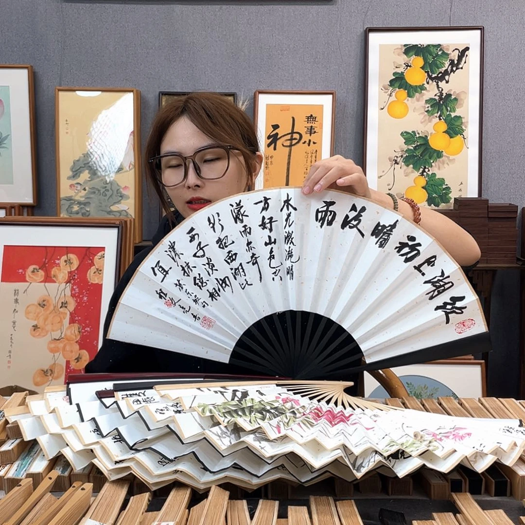 国画福利折扇带中玉扇骨（默认粘好发出）饮湖