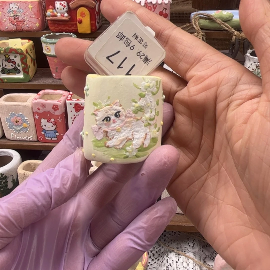 R***.117猫咪手绘花盆哈