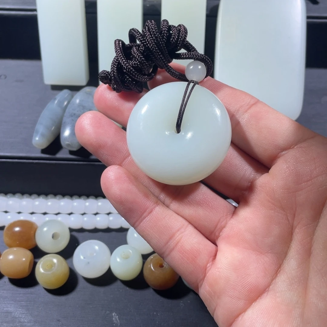 和田玉未镶嵌吊坠(不含链)平安扣