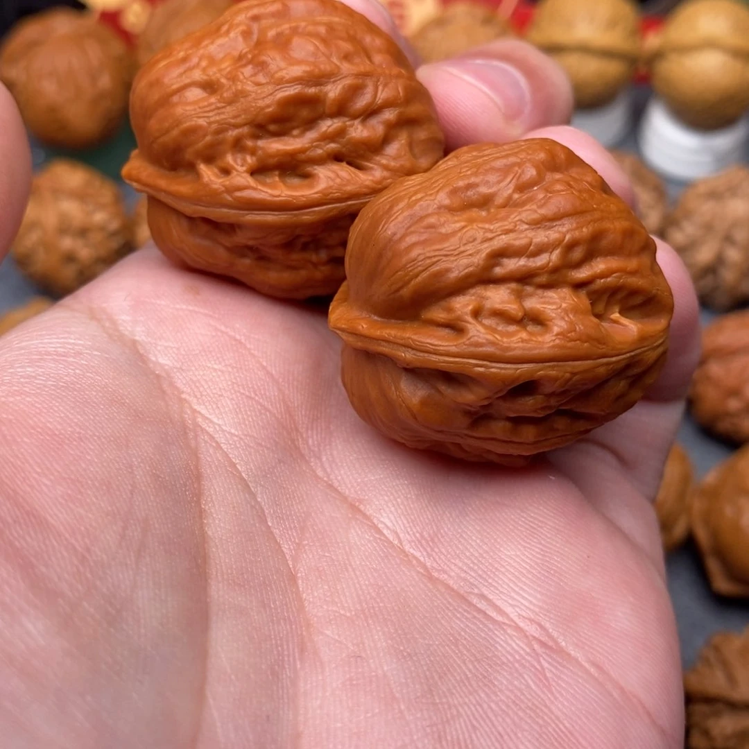 文玩核桃把件至尊蟾