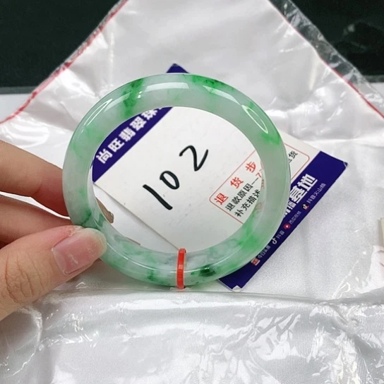 未镶嵌手镯翡翠翡翠
