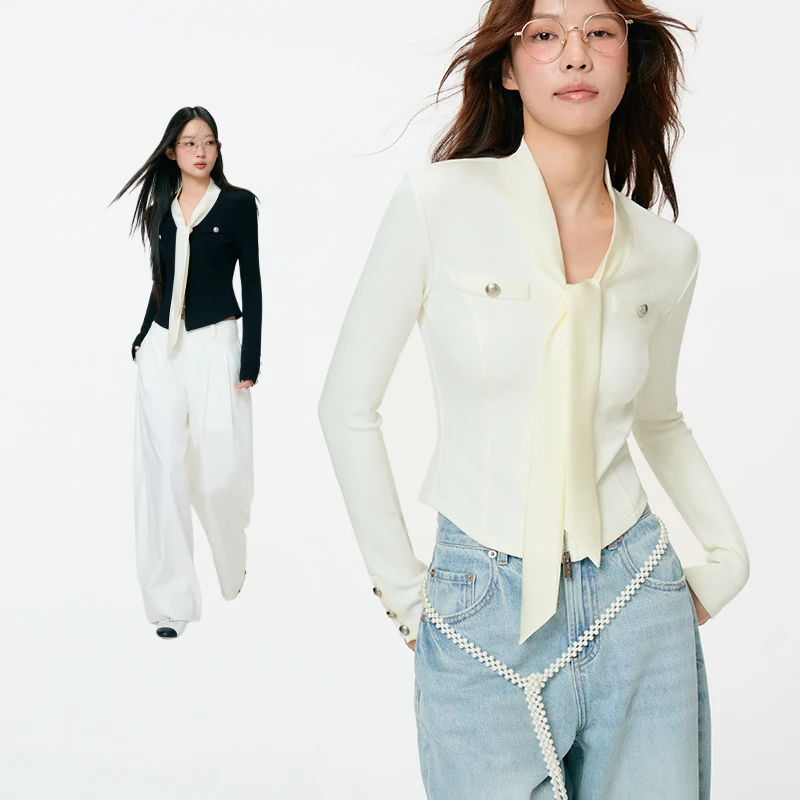 【小月芽精选】PINPINPLUSQ弹坑条纹路千金领系带上衣 PABEA112007Y