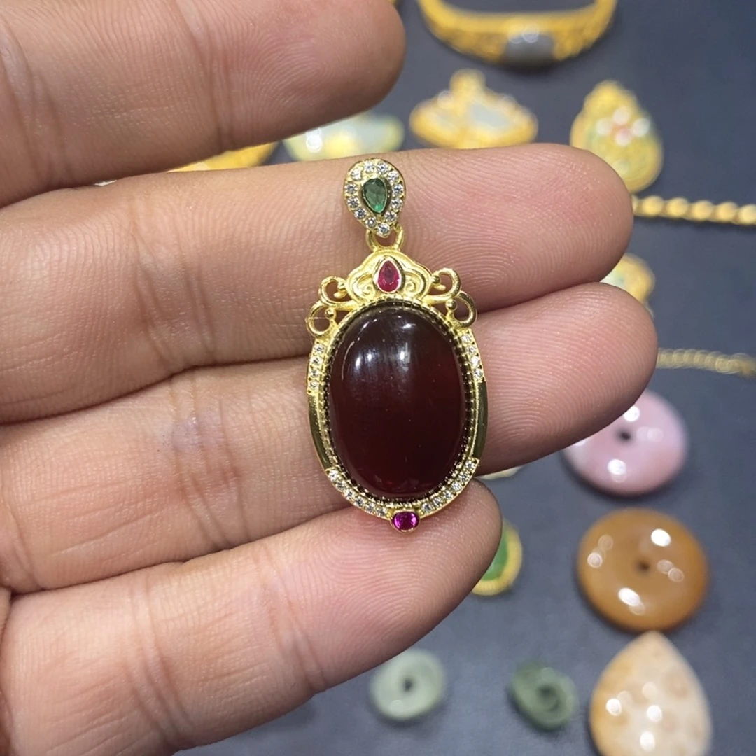 血珀颈饰银S925镀金镶嵌