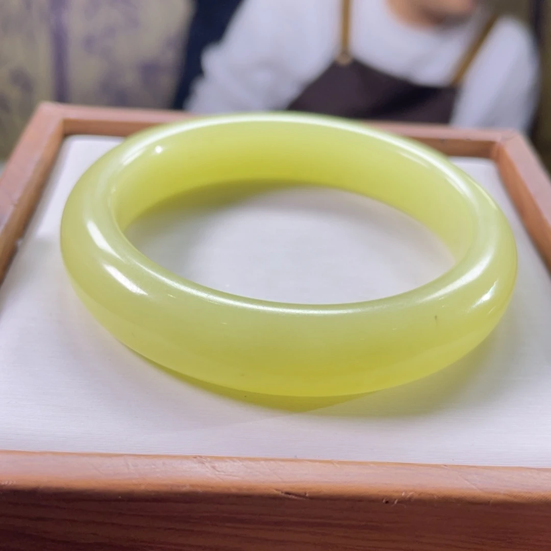 和田玉未镶嵌手镯53圈