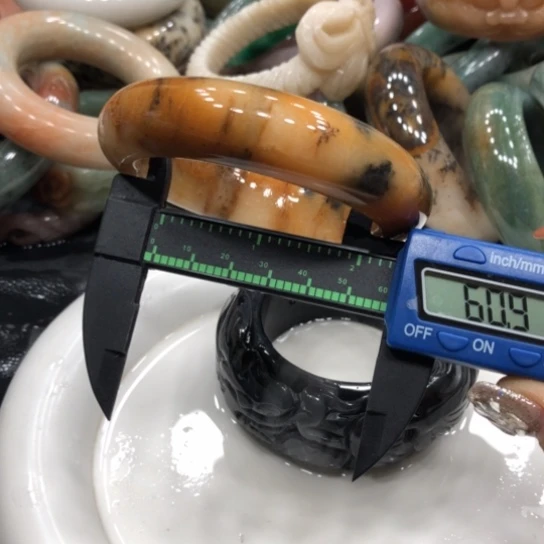 未镶嵌石英质玉珠宝半成品20