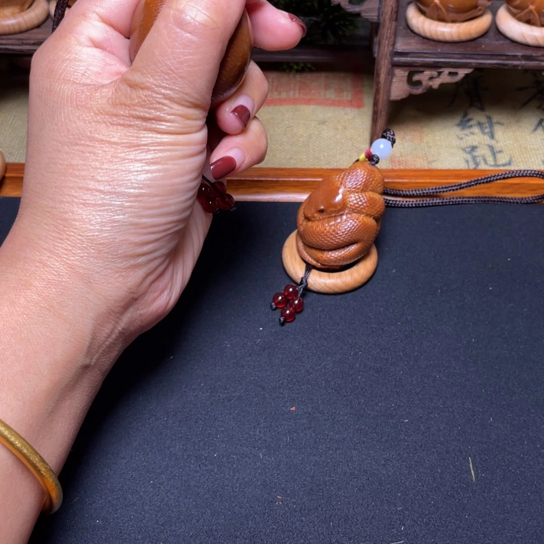 橄榄核吊坠蝴蝶35穿配