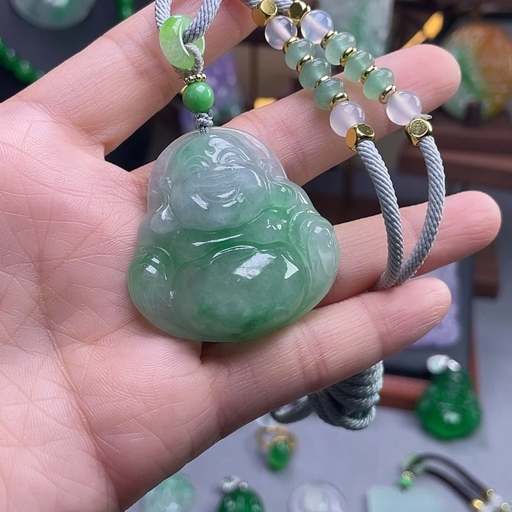 翡翠未镶嵌吊坠(赠链)