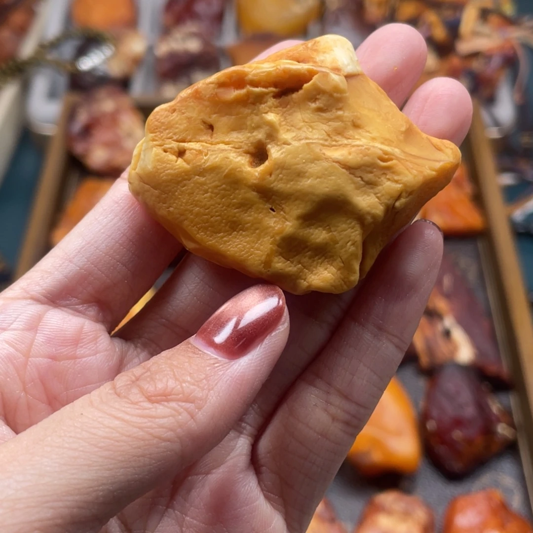 琥珀未镶嵌珠宝奇石