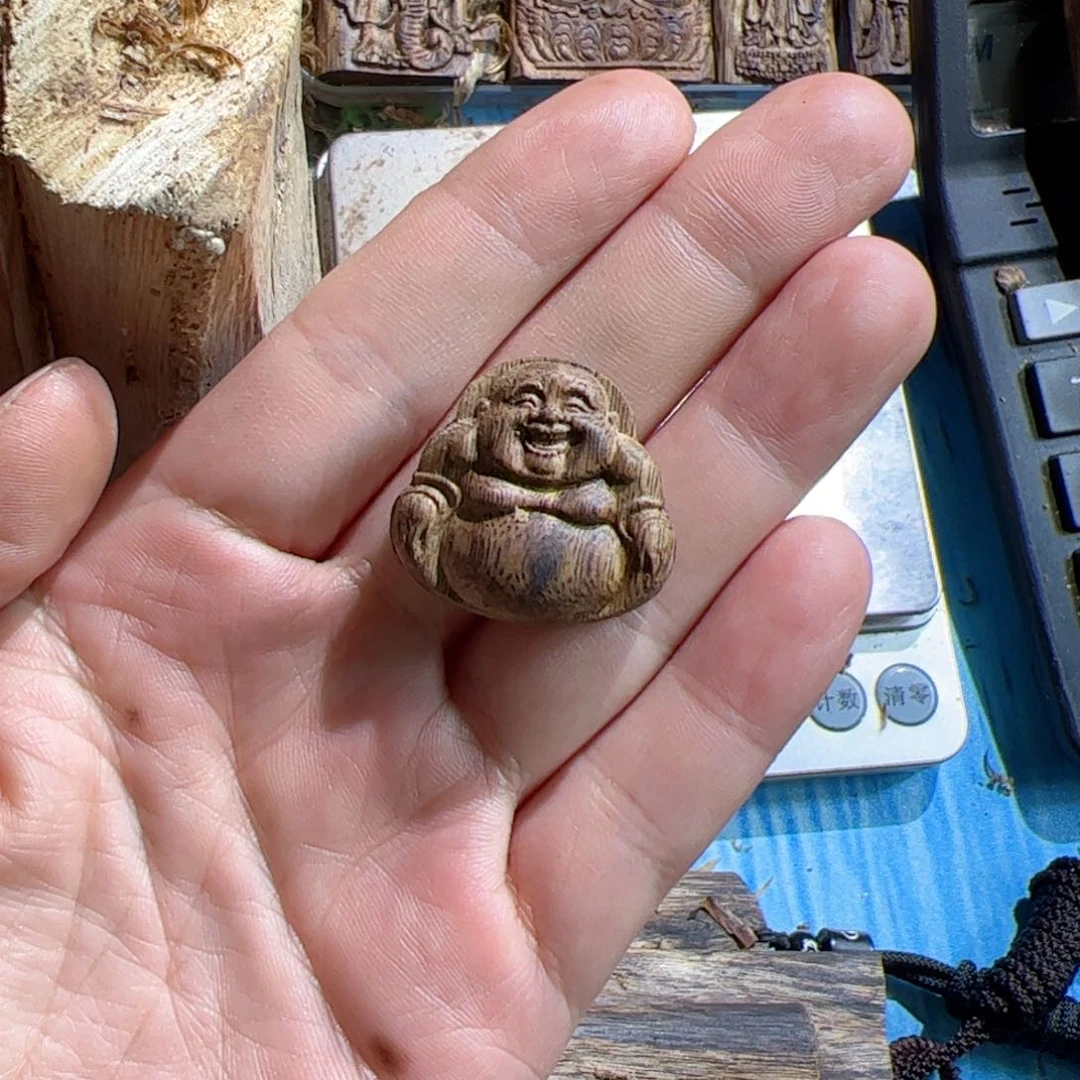 沉香吊坠Q*白棋弥勒2.6克