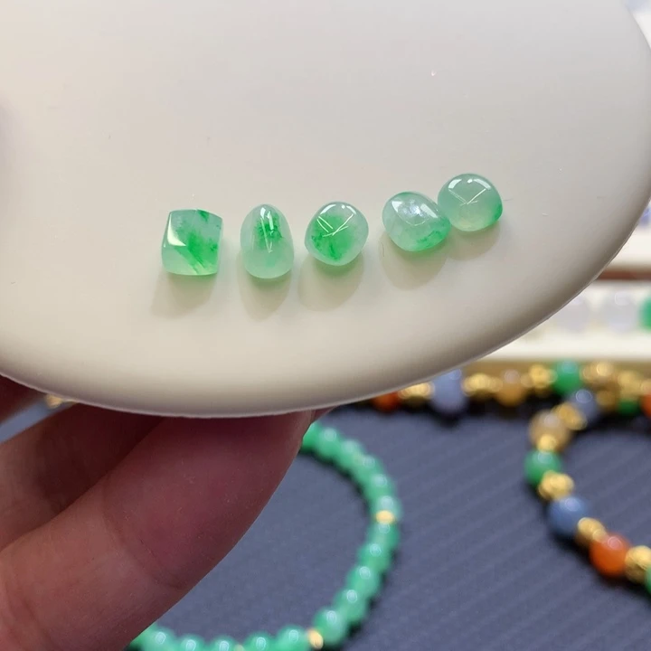 定制翡翠未镶嵌金丝翠随形，任选一颗