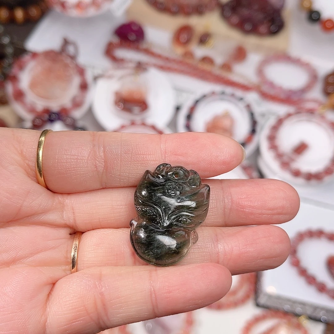 颈饰未镶嵌水晶订制