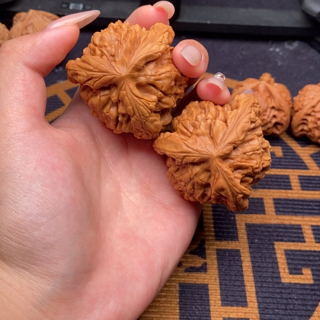 文玩核桃吊坠缘**去龙鼎正奔